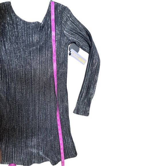 Shine Bright Black and Silver Long Sleeve Bodycon Dress
Amuse Society Small - Picture 8 of 14